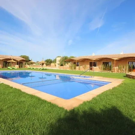 Apartment Mit Pool, Garten, Terrasse Und Grill